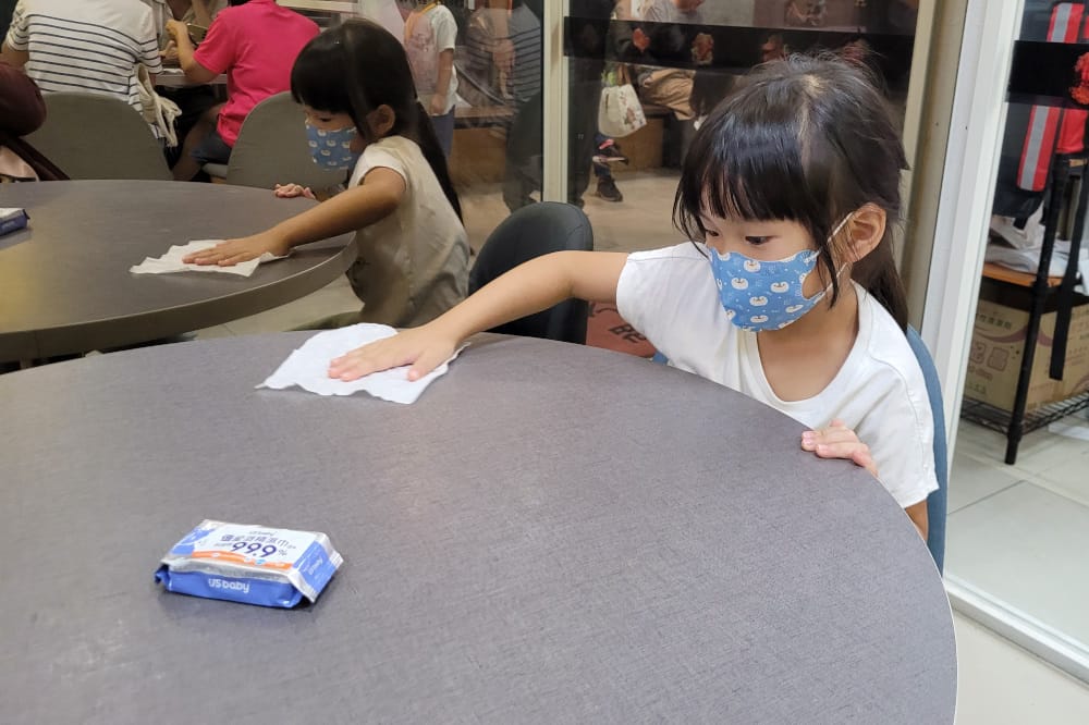 酒精濕巾推薦全攻略！優生、立得清、奈森克林酒精濕巾比較實測，居家清潔教你怎麼挑選