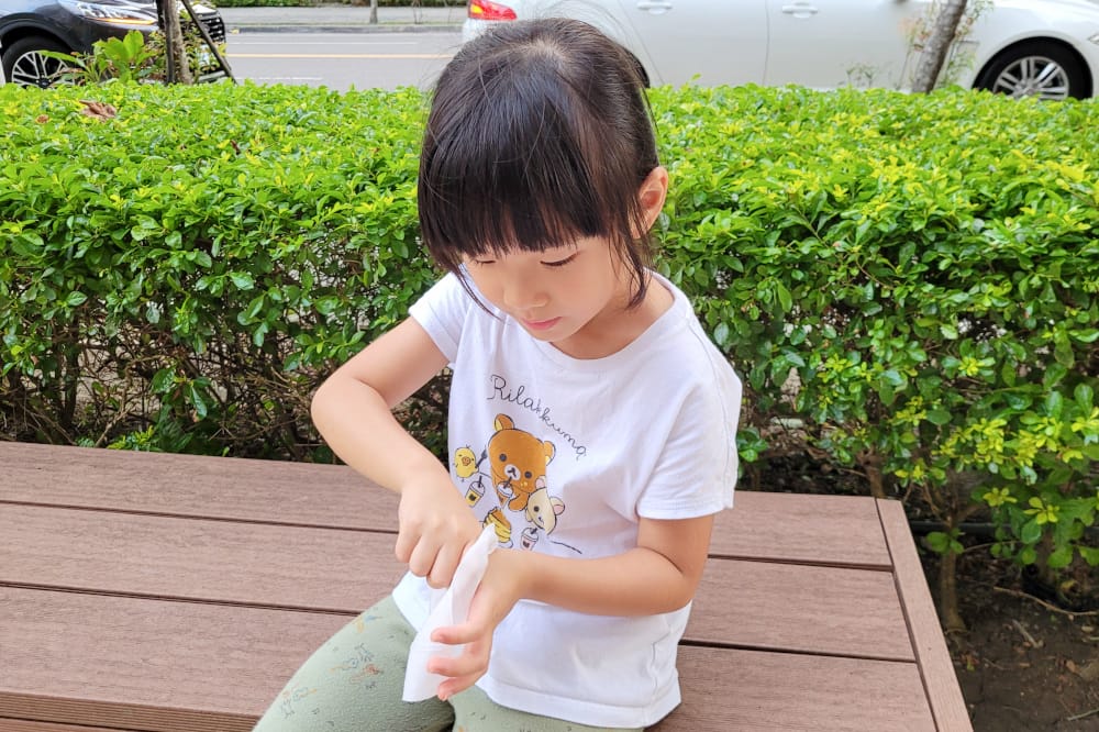 酒精濕巾推薦全攻略！優生、立得清、奈森克林酒精濕巾比較實測，居家清潔教你怎麼挑選