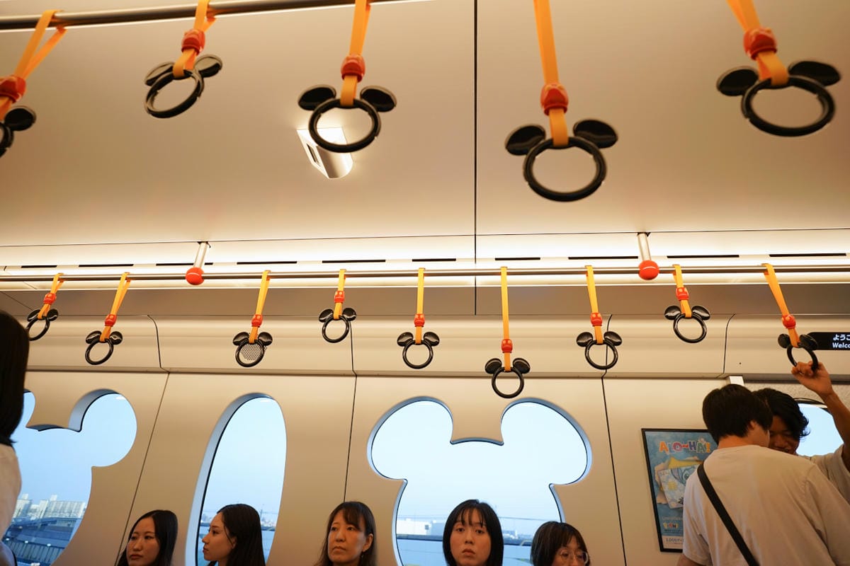 日本東京迪士尼海洋攻略分享 2025萬聖節親子生日之旅! 領取生日紀念貼紙,享受壽星禮遇 善用迪士尼APP抽PP.MO點餐.購買DPA輕鬆玩泉鄉園區