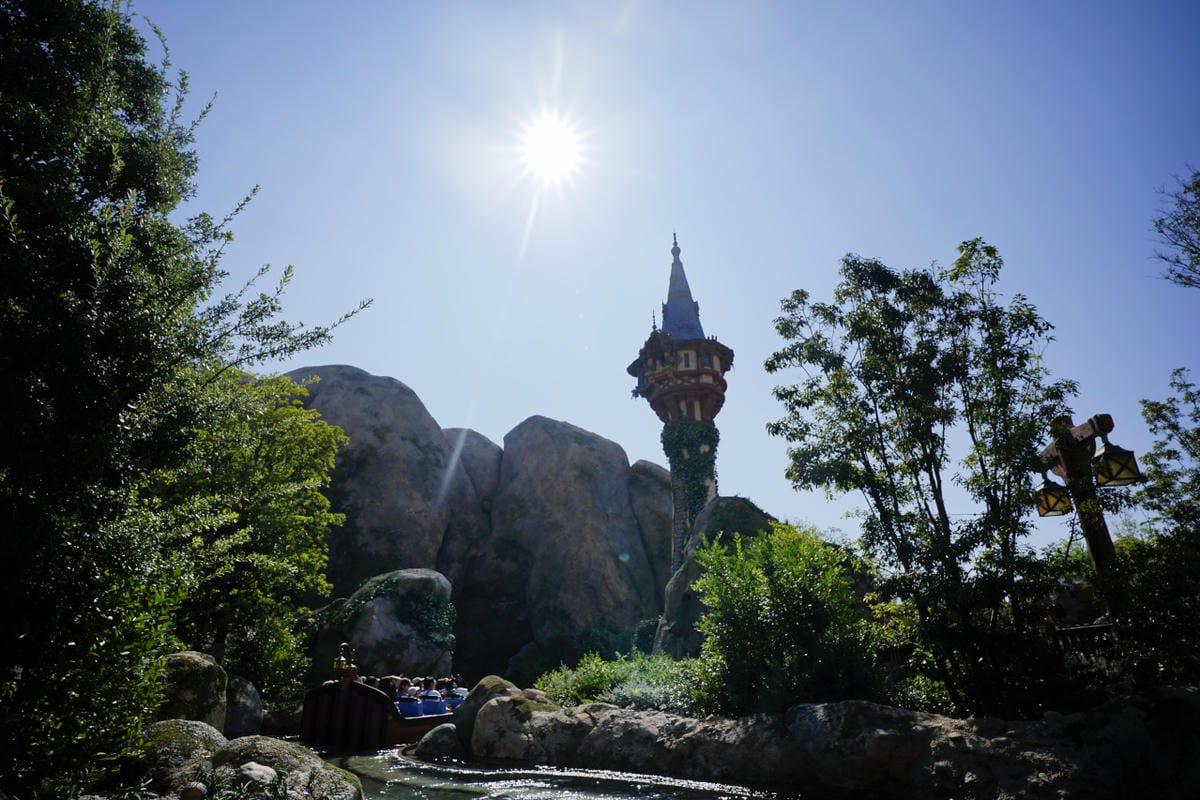 日本東京迪士尼海洋攻略分享 2025萬聖節親子生日之旅! 領取生日紀念貼紙,享受壽星禮遇 善用迪士尼APP抽PP.MO點餐.購買DPA輕鬆玩泉鄉園區