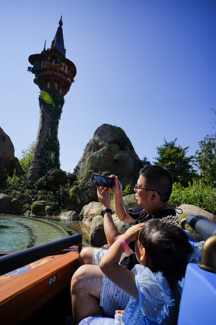 日本東京迪士尼海洋攻略分享 2025萬聖節親子生日之旅! 領取生日紀念貼紙,享受壽星禮遇 善用迪士尼APP抽PP.MO點餐.購買DPA輕鬆玩泉鄉園區