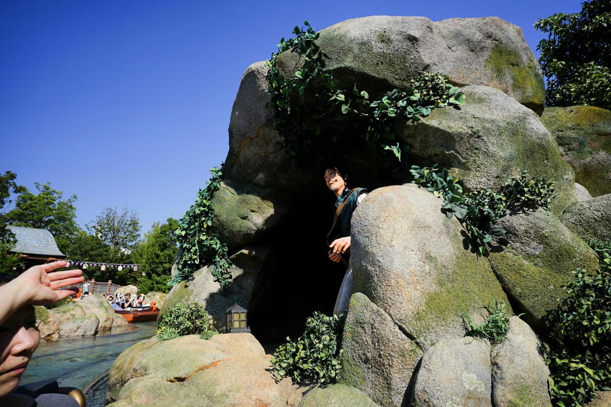 日本東京迪士尼海洋攻略分享 2025萬聖節親子生日之旅! 領取生日紀念貼紙,享受壽星禮遇 善用迪士尼APP抽PP.MO點餐.購買DPA輕鬆玩泉鄉園區