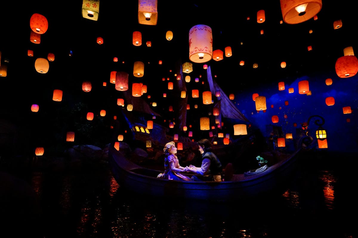 日本東京迪士尼海洋攻略分享 2025萬聖節親子生日之旅! 領取生日紀念貼紙,享受壽星禮遇 善用迪士尼APP抽PP.MO點餐.購買DPA輕鬆玩泉鄉園區