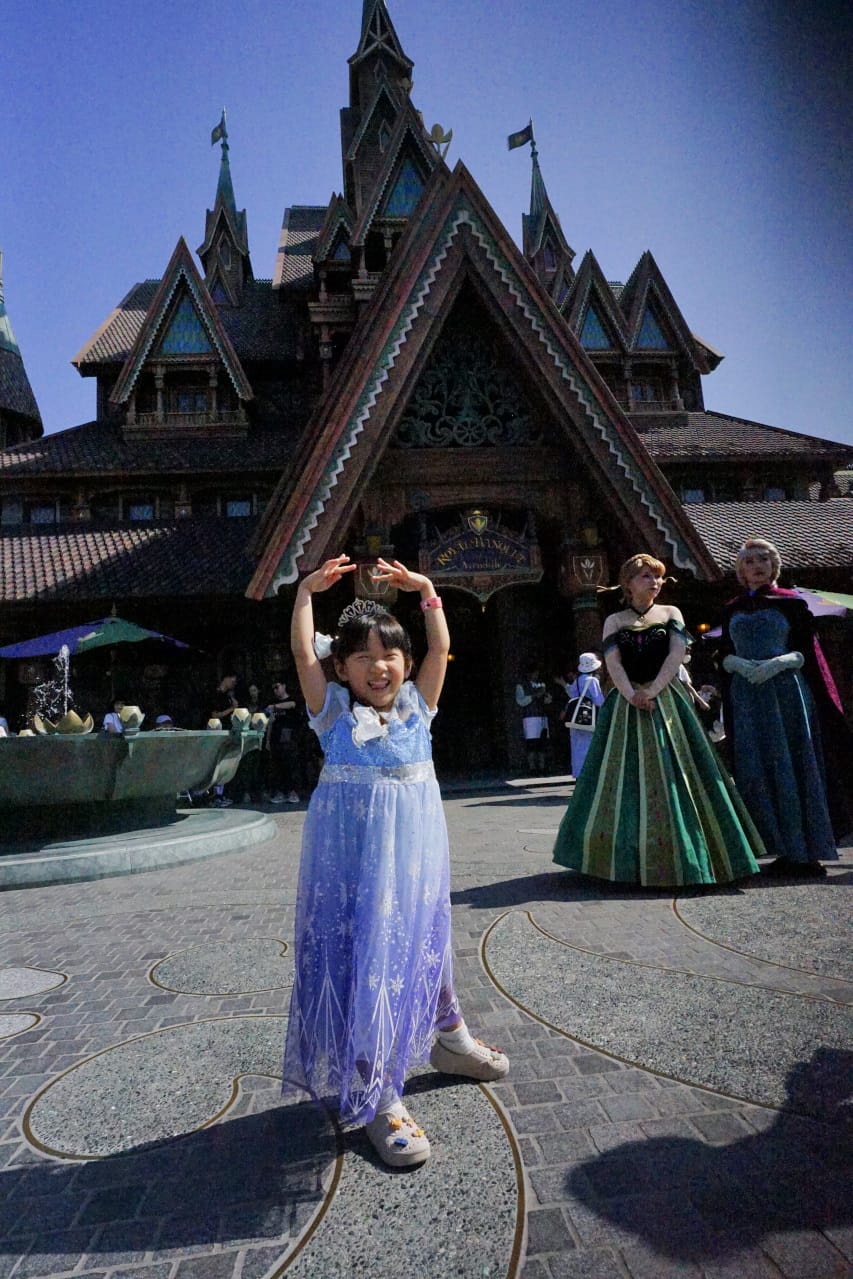 日本東京迪士尼海洋攻略分享 2025萬聖節親子生日之旅! 領取生日紀念貼紙,享受壽星禮遇 善用迪士尼APP抽PP.MO點餐.購買DPA輕鬆玩泉鄉園區