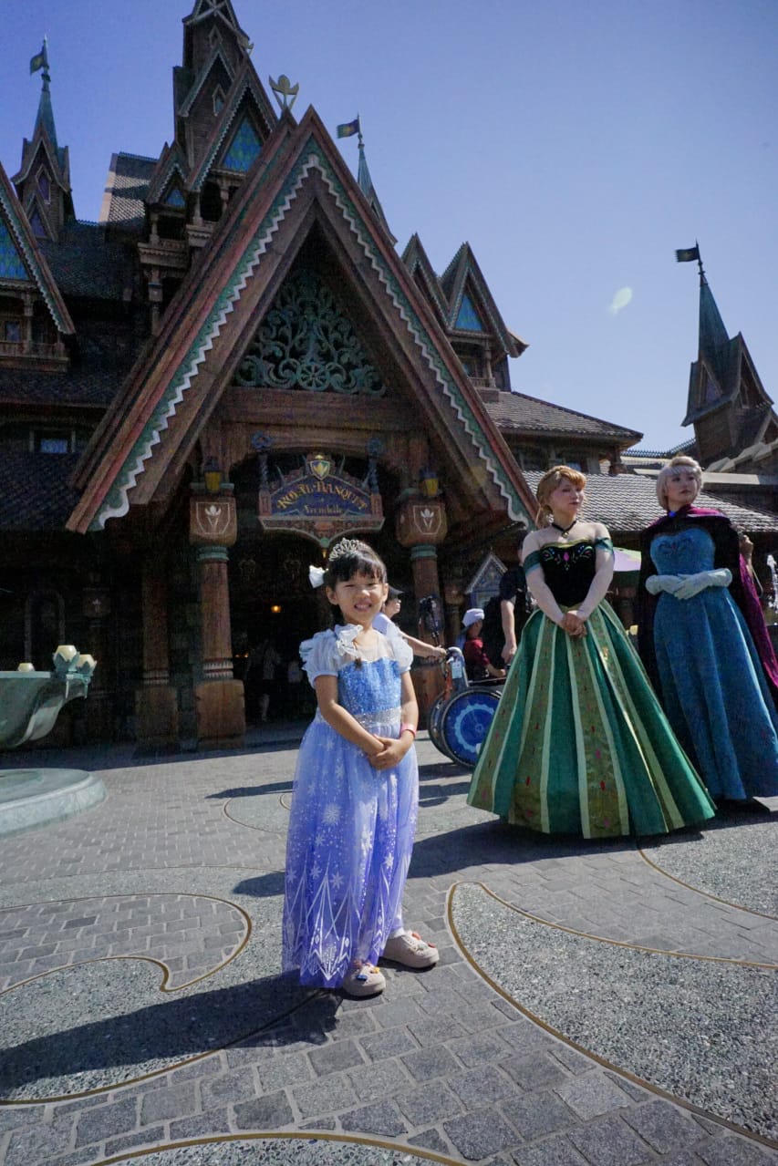 日本東京迪士尼海洋攻略分享 2025萬聖節親子生日之旅! 領取生日紀念貼紙,享受壽星禮遇 善用迪士尼APP抽PP.MO點餐.購買DPA輕鬆玩泉鄉園區