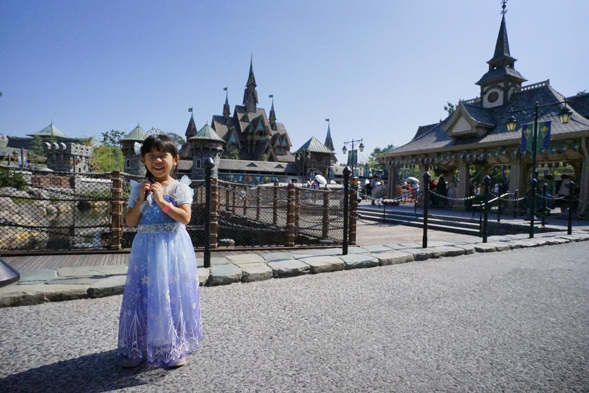 日本東京迪士尼海洋攻略分享 2025萬聖節親子生日之旅! 領取生日紀念貼紙,享受壽星禮遇 善用迪士尼APP抽PP.MO點餐.購買DPA輕鬆玩泉鄉園區