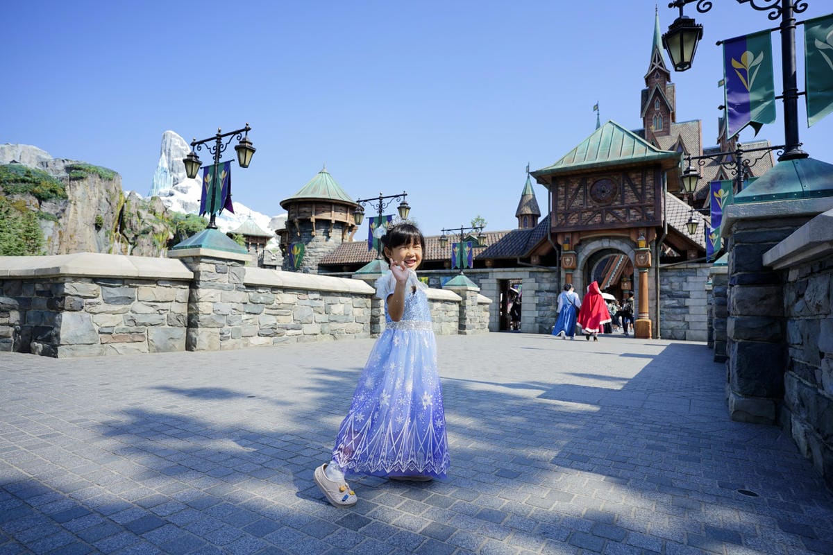 日本東京迪士尼海洋攻略分享 2025萬聖節親子生日之旅! 領取生日紀念貼紙,享受壽星禮遇 善用迪士尼APP抽PP.MO點餐.購買DPA輕鬆玩泉鄉園區