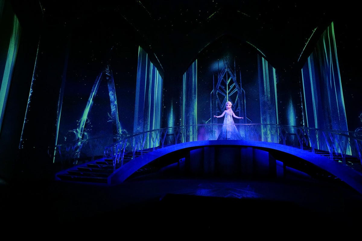 日本東京迪士尼海洋攻略分享 2025萬聖節親子生日之旅! 領取生日紀念貼紙,享受壽星禮遇 善用迪士尼APP抽PP.MO點餐.購買DPA輕鬆玩泉鄉園區