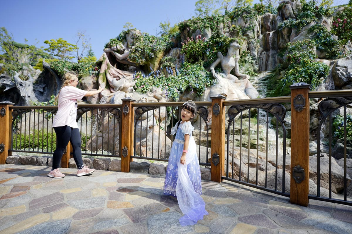 日本東京迪士尼海洋攻略分享 2025萬聖節親子生日之旅! 領取生日紀念貼紙,享受壽星禮遇 善用迪士尼APP抽PP.MO點餐.購買DPA輕鬆玩泉鄉園區