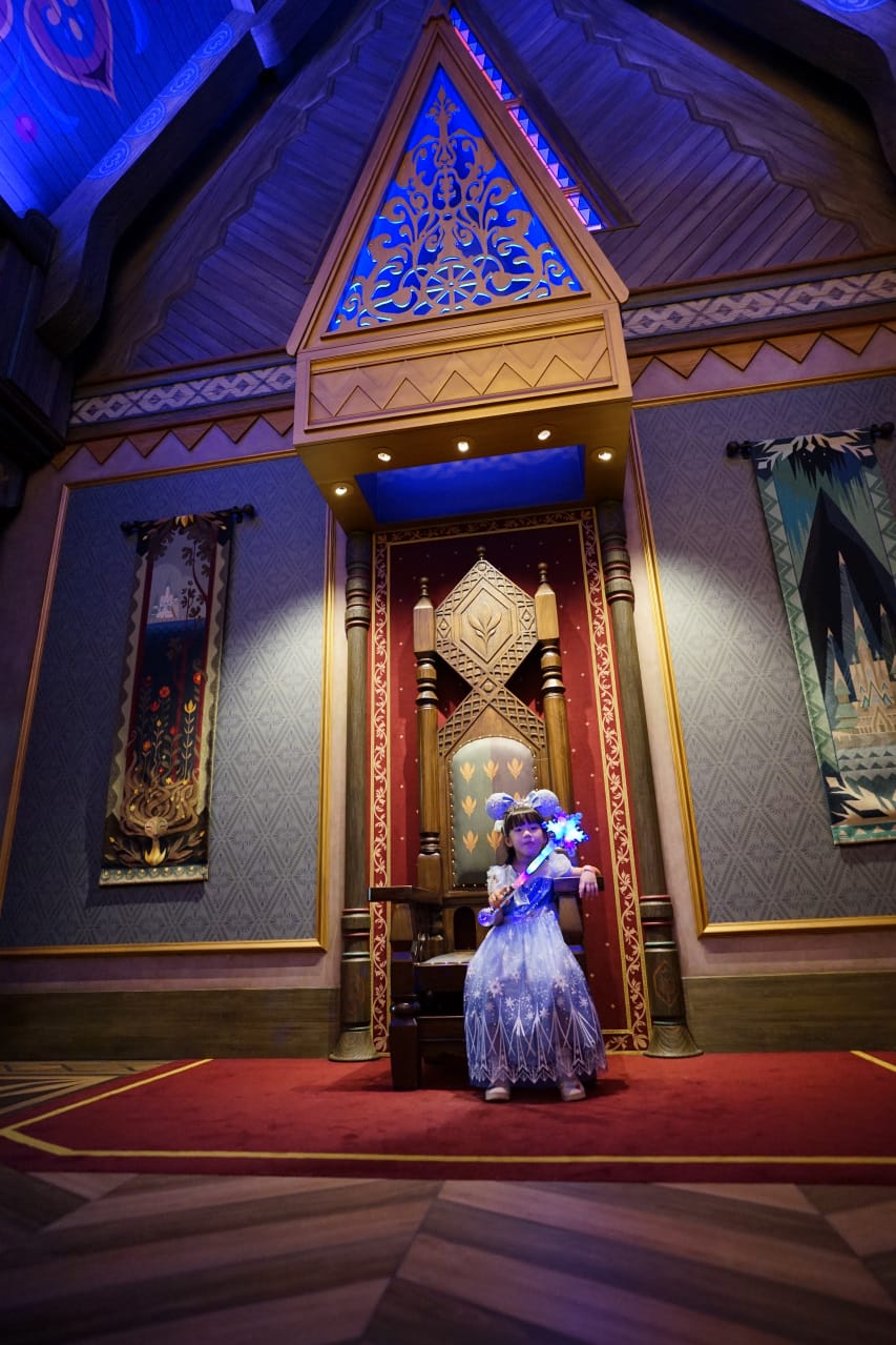 日本東京迪士尼海洋攻略分享 2025萬聖節親子生日之旅! 領取生日紀念貼紙,享受壽星禮遇 善用迪士尼APP抽PP.MO點餐.購買DPA輕鬆玩泉鄉園區