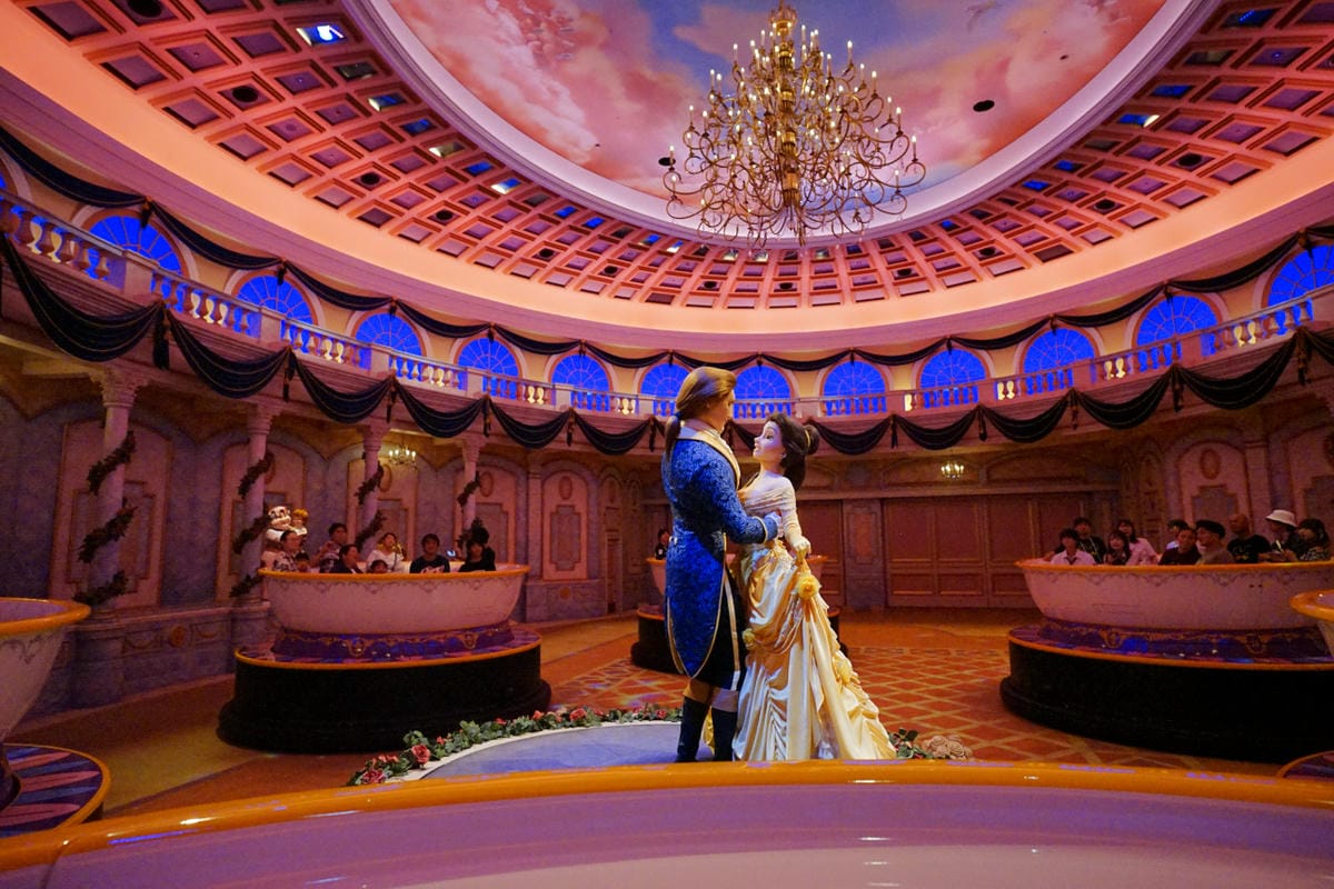 日本東京迪士尼樂園攻略分享 2025萬聖節親子生日之旅! 一日暢玩陸地18項遊樂設施,善用迪士尼APP抽PP.MO點餐.購買DPA,不花時間排隊餐廳看遊行秘密地點