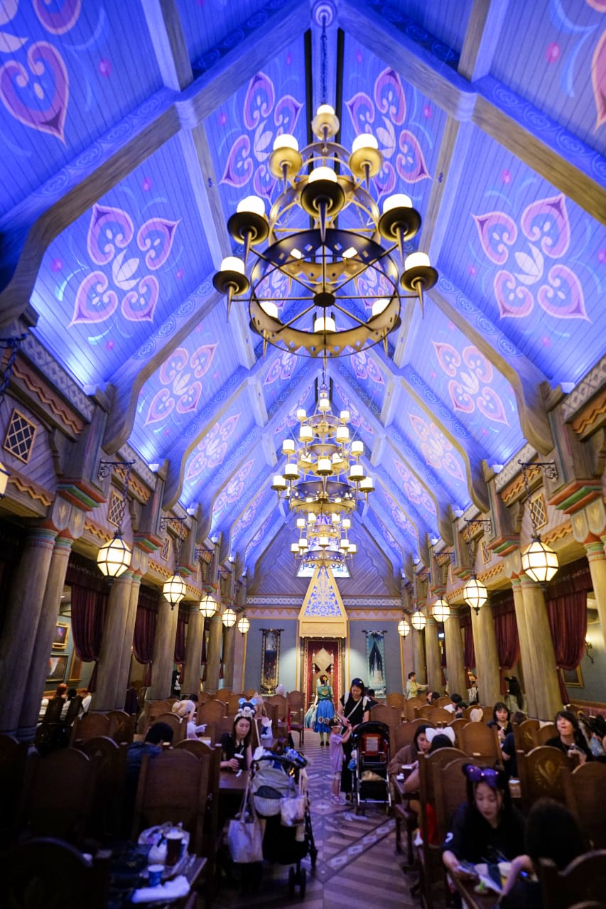 日本東京迪士尼海洋攻略分享 2025萬聖節親子生日之旅! 領取生日紀念貼紙,享受壽星禮遇 善用迪士尼APP抽PP.MO點餐.購買DPA輕鬆玩泉鄉園區