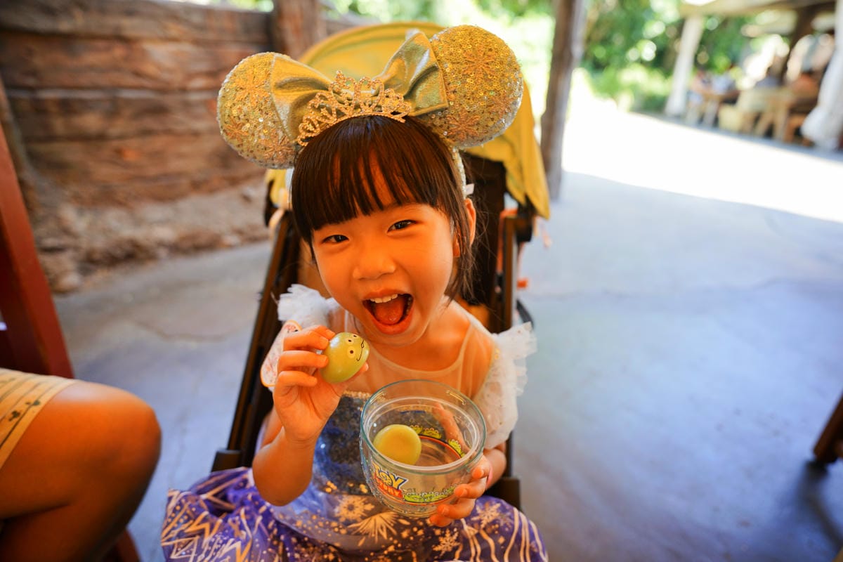 日本東京迪士尼海洋攻略分享 2025萬聖節親子生日之旅! 領取生日紀念貼紙,享受壽星禮遇 善用迪士尼APP抽PP.MO點餐.購買DPA輕鬆玩泉鄉園區