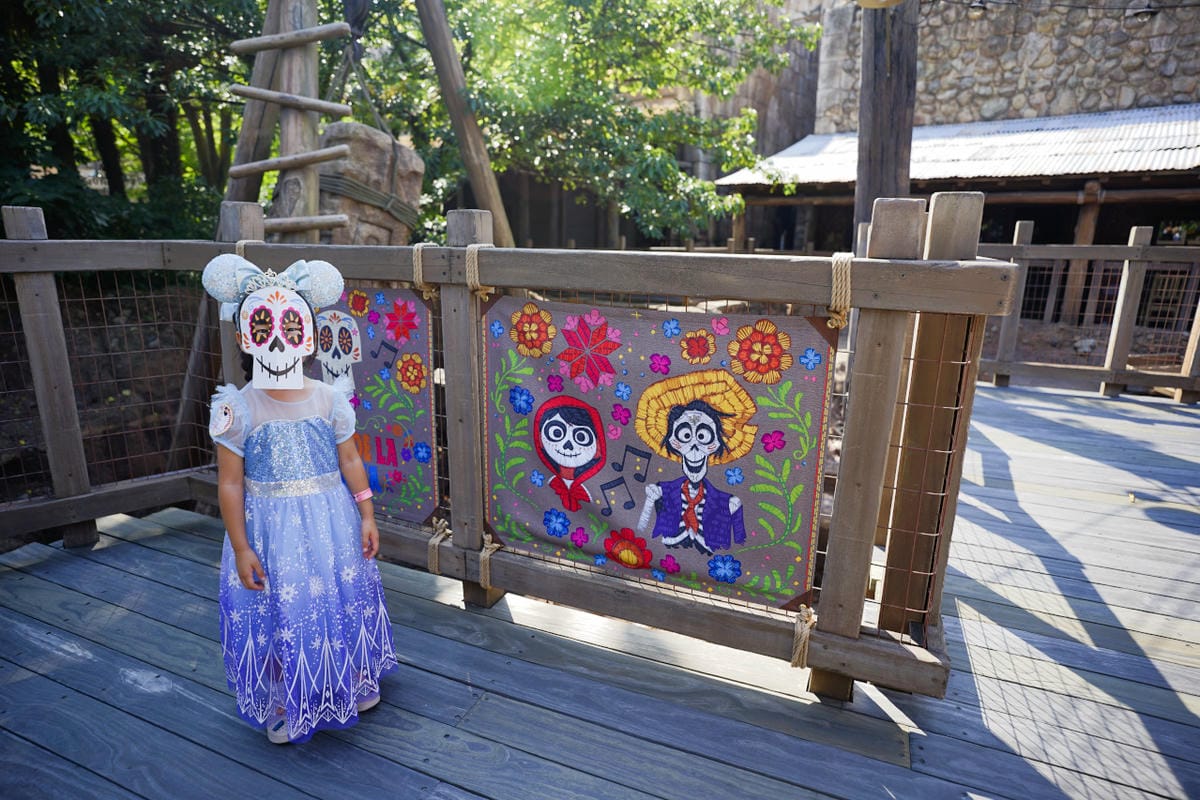 日本東京迪士尼海洋攻略分享 2025萬聖節親子生日之旅! 領取生日紀念貼紙,享受壽星禮遇 善用迪士尼APP抽PP.MO點餐.購買DPA輕鬆玩泉鄉園區