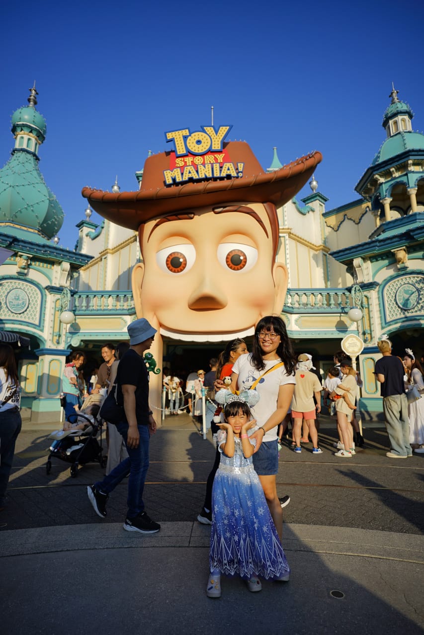 日本東京迪士尼海洋攻略分享 2025萬聖節親子生日之旅! 領取生日紀念貼紙,享受壽星禮遇 善用迪士尼APP抽PP.MO點餐.購買DPA輕鬆玩泉鄉園區