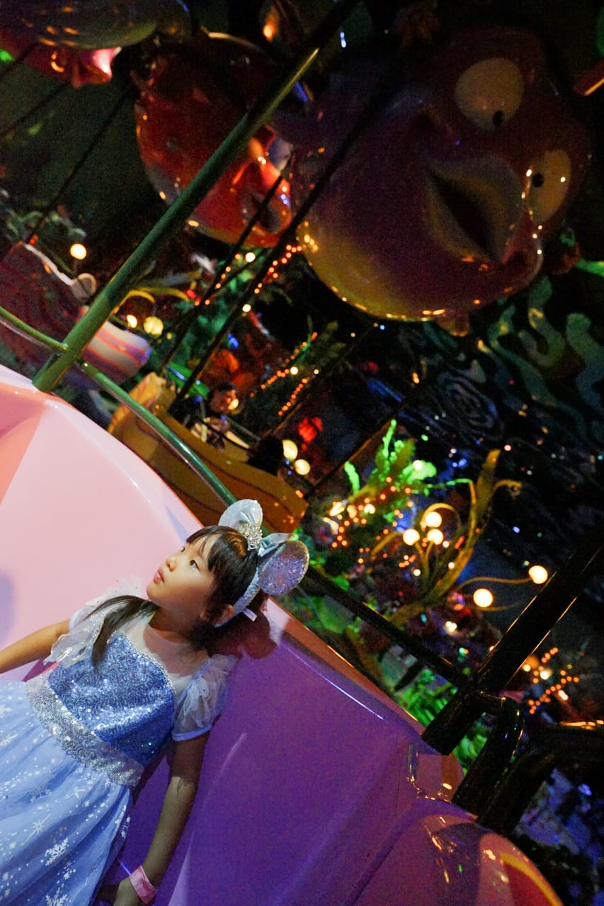 日本東京迪士尼海洋攻略分享 2025萬聖節親子生日之旅! 領取生日紀念貼紙,享受壽星禮遇 善用迪士尼APP抽PP.MO點餐.購買DPA輕鬆玩泉鄉園區