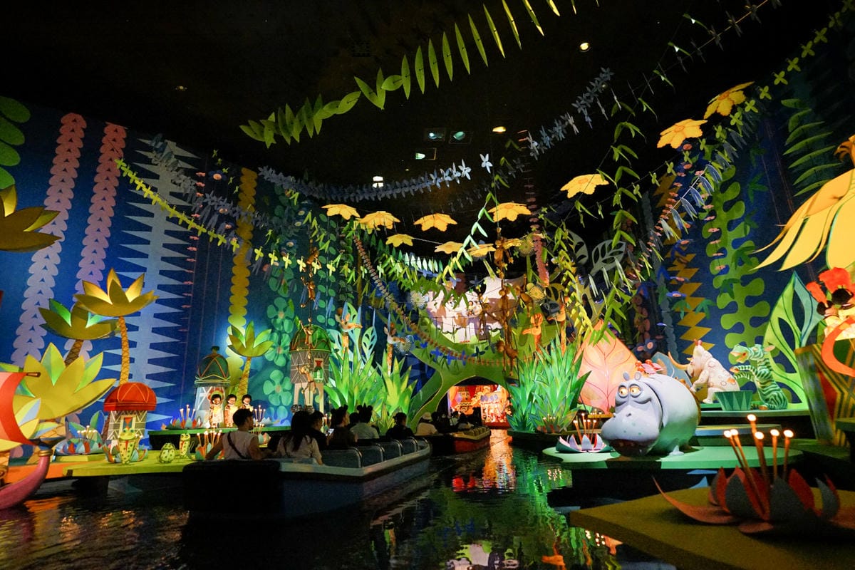 日本東京迪士尼樂園攻略分享 2025萬聖節親子生日之旅! 一日暢玩陸地18項遊樂設施,善用迪士尼APP抽PP.MO點餐.購買DPA,不花時間排隊餐廳看遊行秘密地點