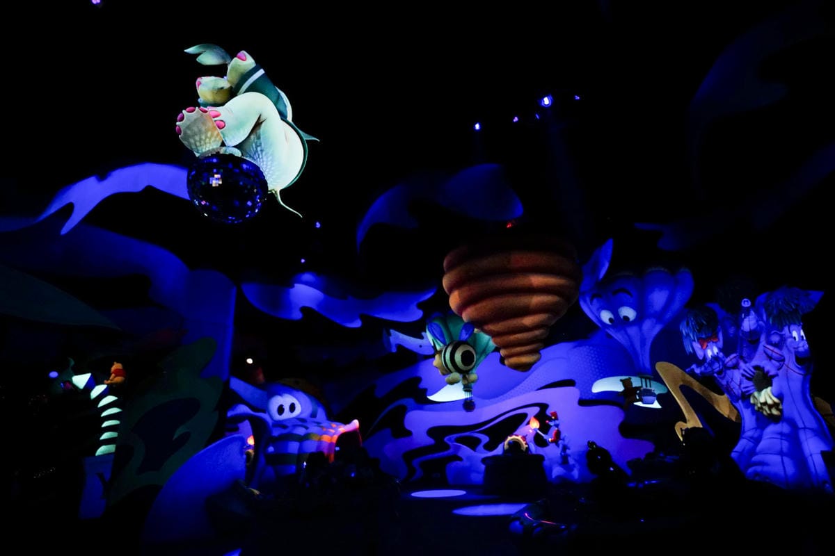 日本東京迪士尼樂園攻略分享 2025萬聖節親子生日之旅! 一日暢玩陸地18項遊樂設施,善用迪士尼APP抽PP.MO點餐.購買DPA,不花時間排隊餐廳看遊行秘密地點