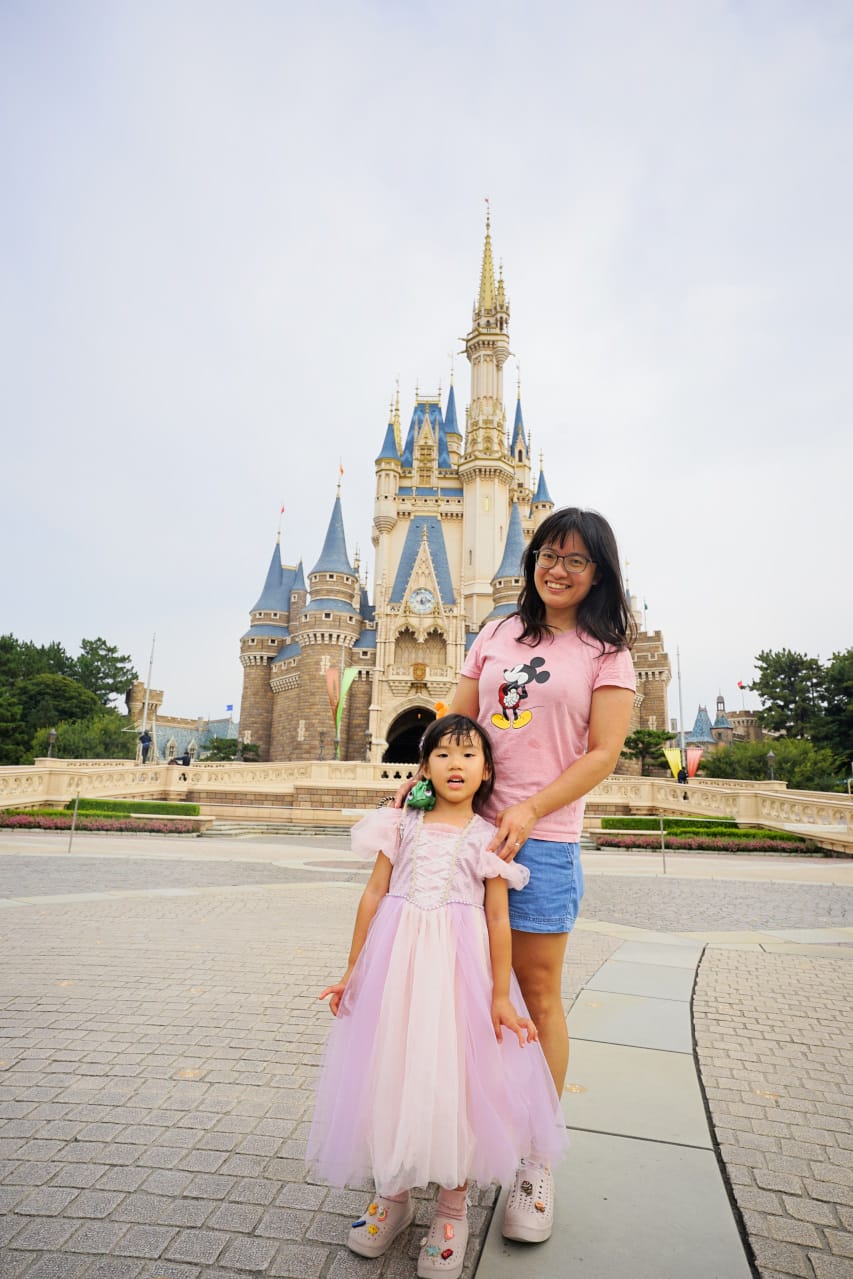 日本東京迪士尼樂園攻略分享 2025萬聖節親子生日之旅! 一日暢玩陸地18項遊樂設施,善用迪士尼APP抽PP.MO點餐.購買DPA,不花時間排隊餐廳看遊行秘密地點