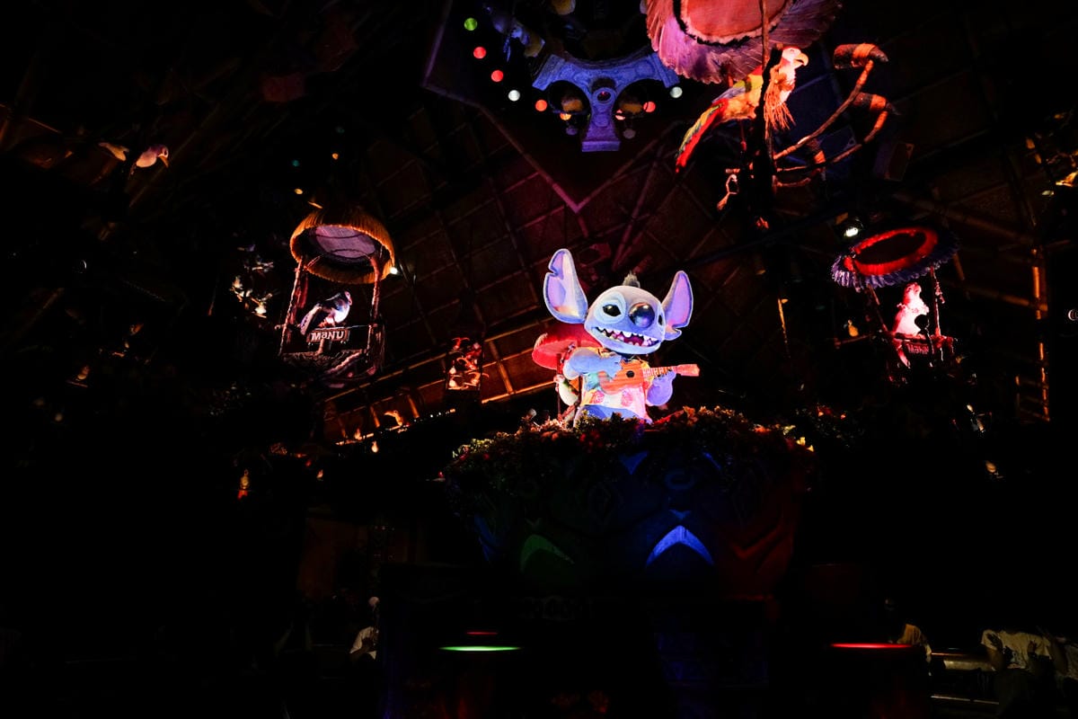 日本東京迪士尼樂園攻略分享 2025萬聖節親子生日之旅! 一日暢玩陸地18項遊樂設施,善用迪士尼APP抽PP.MO點餐.購買DPA,不花時間排隊餐廳看遊行秘密地點