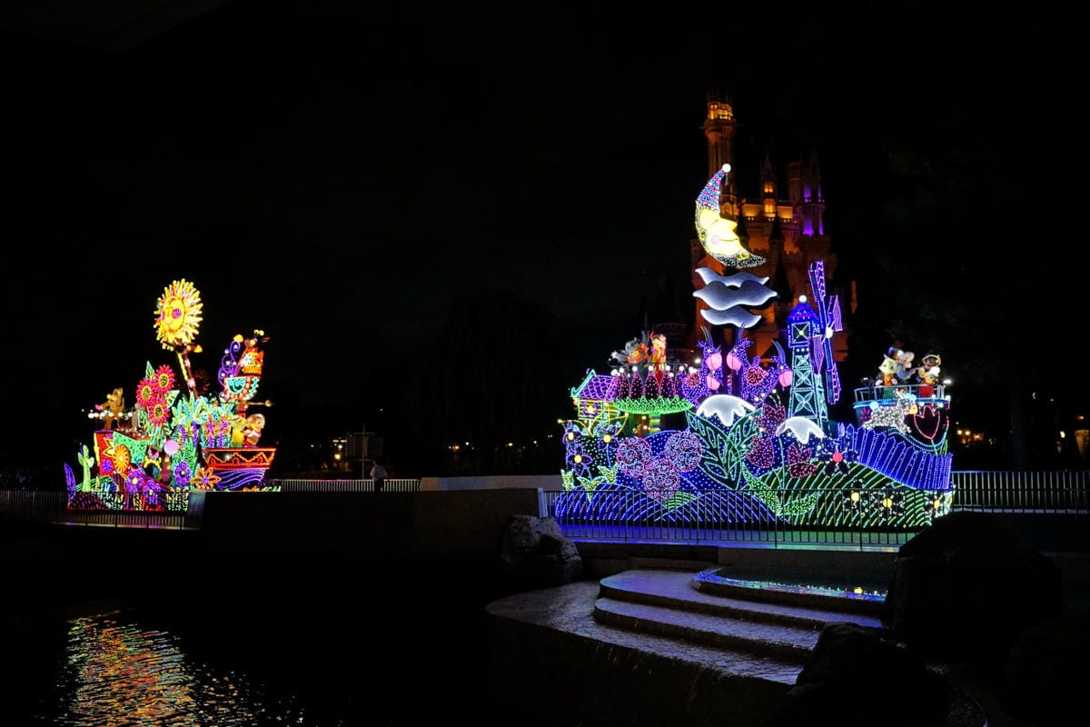 日本東京迪士尼樂園攻略分享 2025萬聖節親子生日之旅! 一日暢玩陸地18項遊樂設施,善用迪士尼APP抽PP.MO點餐.購買DPA,不花時間排隊餐廳看遊行秘密地點