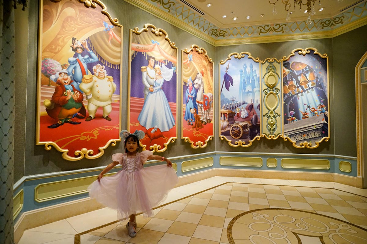 日本東京迪士尼樂園攻略分享 2025萬聖節親子生日之旅! 一日暢玩陸地18項遊樂設施,善用迪士尼APP抽PP.MO點餐.購買DPA,不花時間排隊餐廳看遊行秘密地點