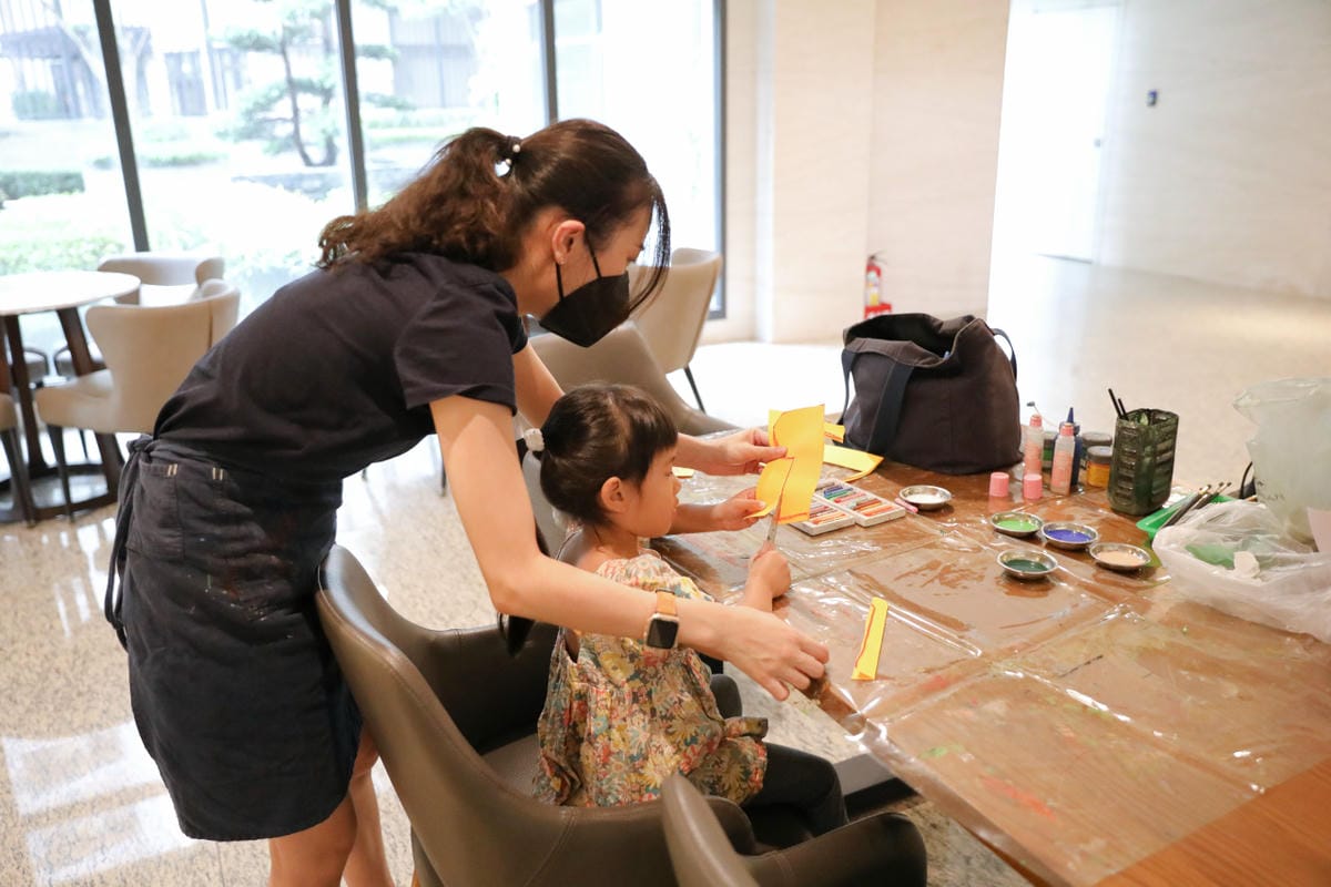 台北新北一對一到府美術課教學 傑尼傑尼學畫畫