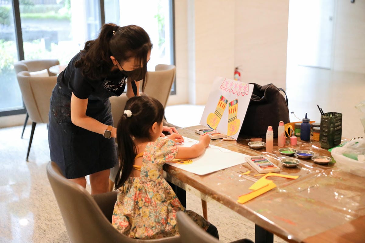 台北新北一對一到府美術課教學 傑尼傑尼學畫畫