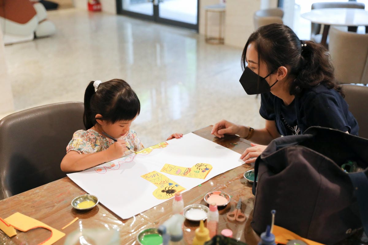 台北新北一對一到府美術課教學 傑尼傑尼學畫畫