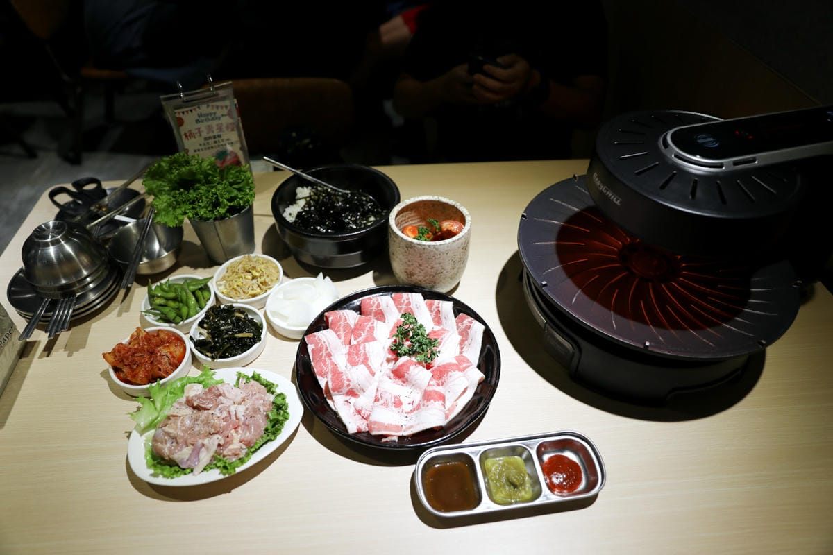 桃園韓式燒肉餐廳推薦! 燒桶子 韓食烤肉料理(桃園統領店) 韓式炸雞.海鮮煎餅 聚餐餐廳推薦! - 第6張圖 桃園韓式燒肉餐廳推薦! 燒桶子 韓食烤肉料理(桃園統領店) 韓式炸雞.海鮮煎餅 聚餐餐廳推薦!