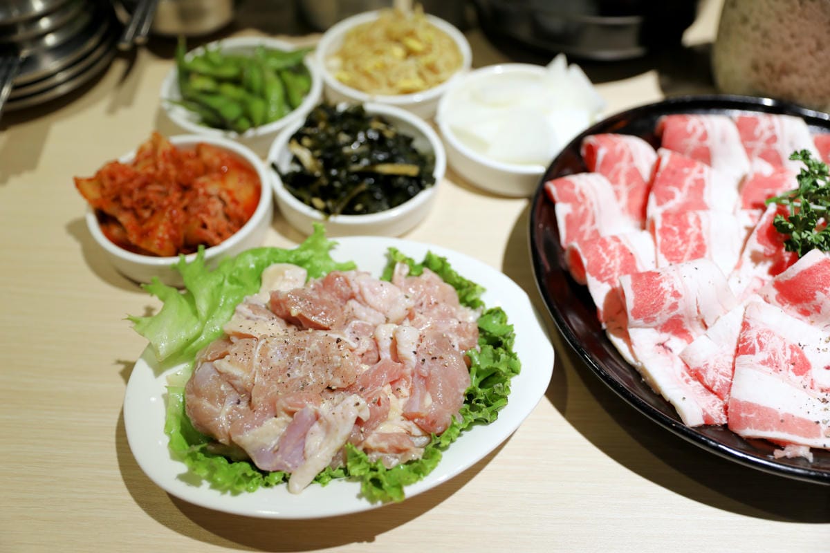 桃園韓式燒肉餐廳推薦! 燒桶子 韓食烤肉料理(桃園統領店) 韓式炸雞.海鮮煎餅 聚餐餐廳推薦! - 第13張圖 桃園韓式燒肉餐廳推薦! 燒桶子 韓食烤肉料理(桃園統領店) 韓式炸雞.海鮮煎餅 聚餐餐廳推薦!