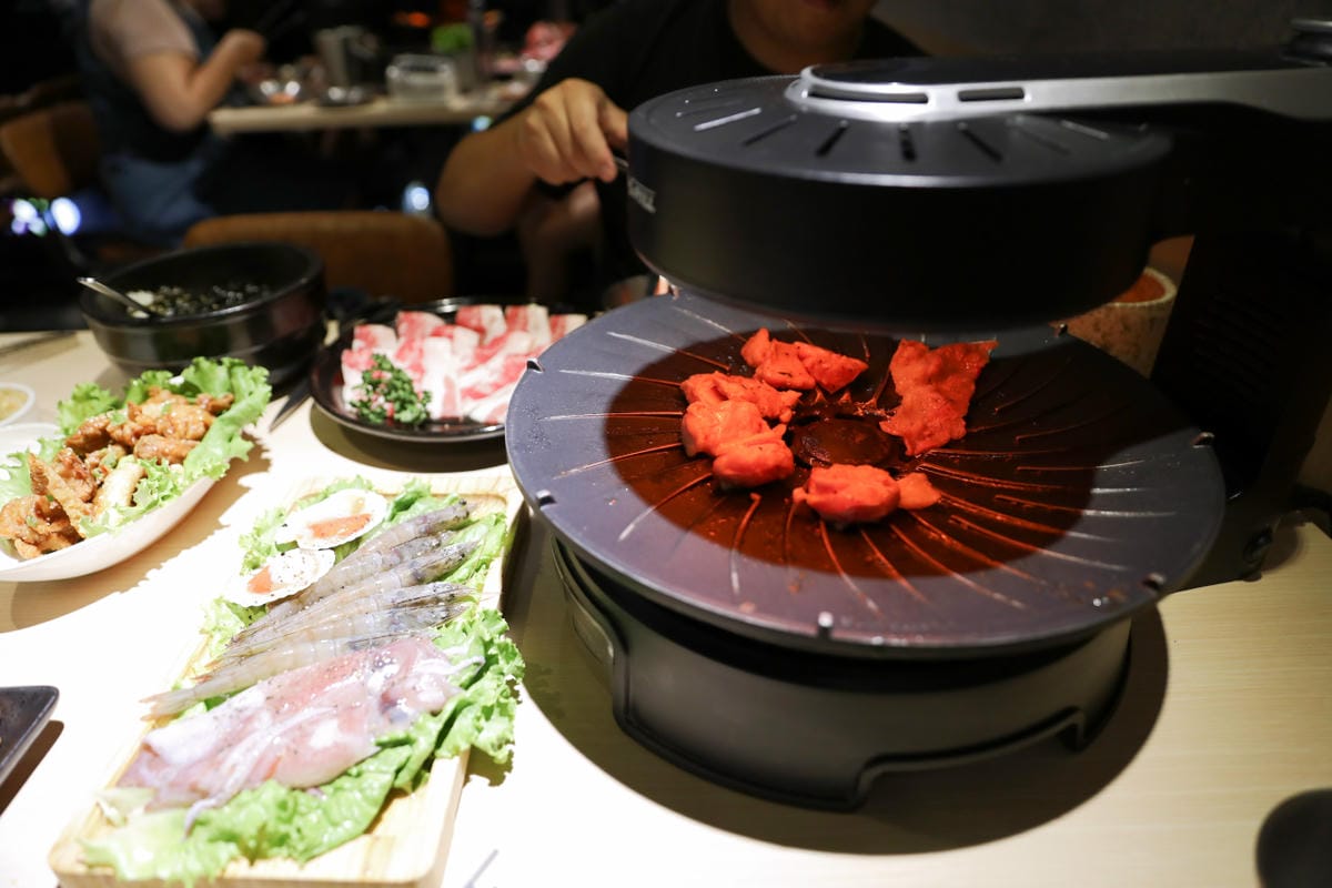 桃園韓式燒肉餐廳推薦! 燒桶子 韓食烤肉料理(桃園統領店) 韓式炸雞.海鮮煎餅 聚餐餐廳推薦! - 第14張圖 桃園韓式燒肉餐廳推薦! 燒桶子 韓食烤肉料理(桃園統領店) 韓式炸雞.海鮮煎餅 聚餐餐廳推薦!