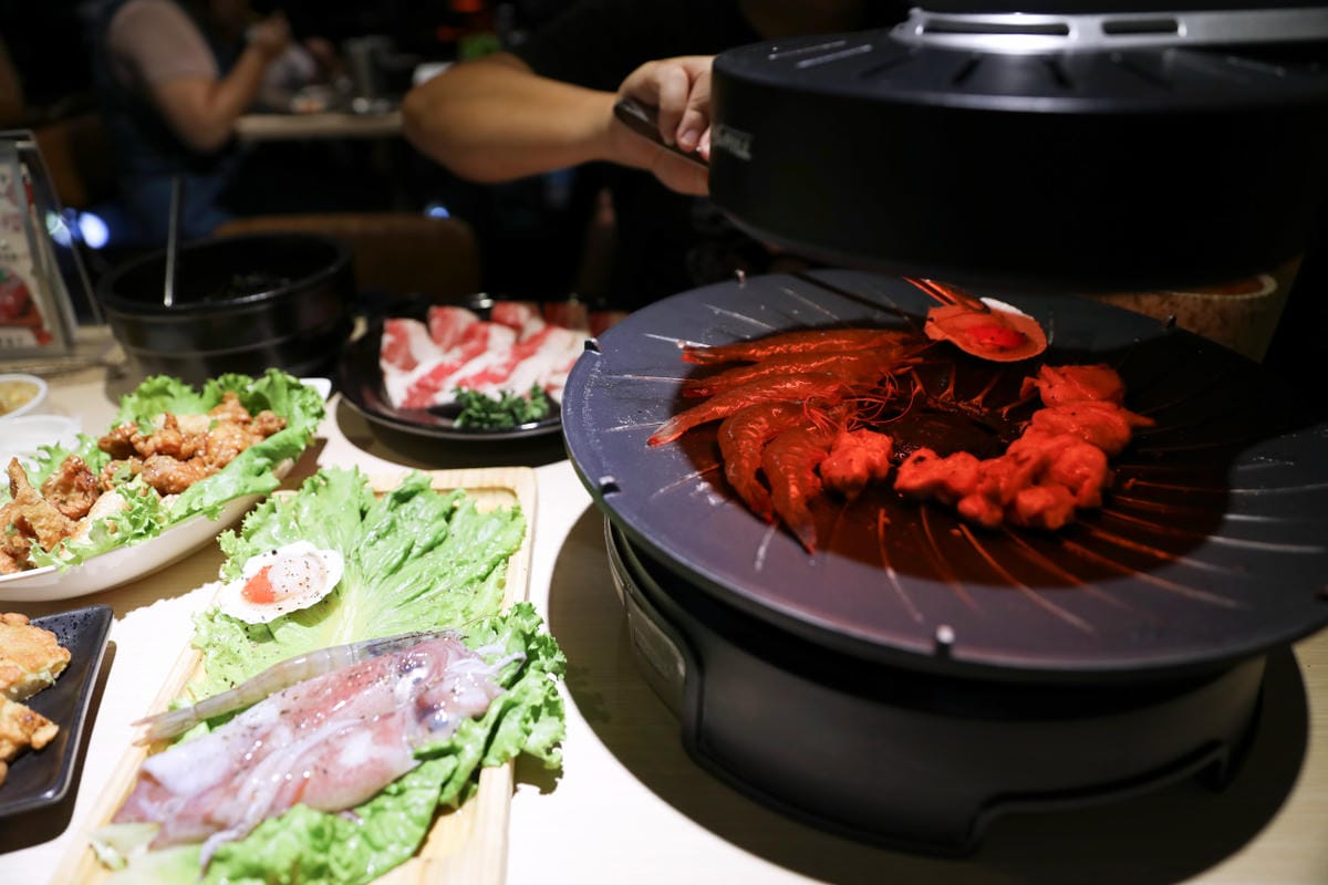 桃園韓式燒肉餐廳推薦! 燒桶子 韓食烤肉料理(桃園統領店) 韓式炸雞.海鮮煎餅 聚餐餐廳推薦! - 第1張圖 桃園韓式燒肉餐廳推薦! 燒桶子 韓食烤肉料理(桃園統領店) 韓式炸雞.海鮮煎餅 聚餐餐廳推薦!