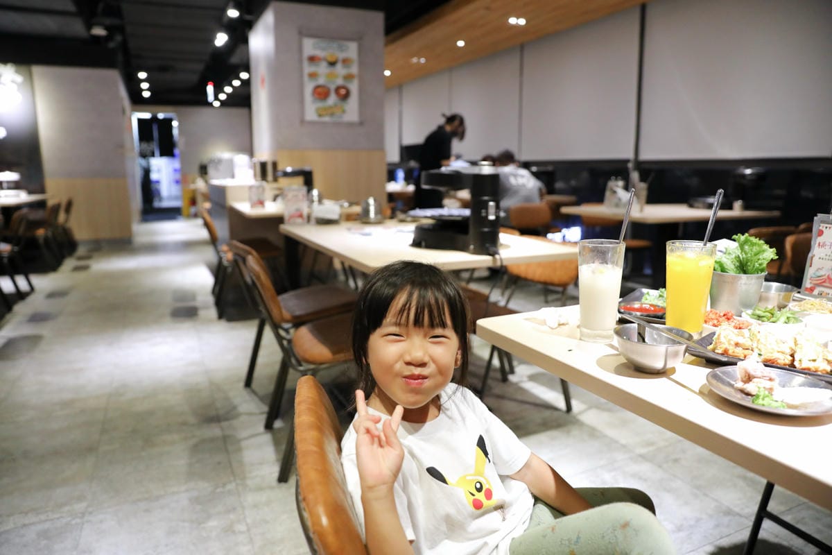 桃園韓式燒肉餐廳推薦! 燒桶子 韓食烤肉料理(桃園統領店) 韓式炸雞.海鮮煎餅 聚餐餐廳推薦! - 第33張圖 桃園韓式燒肉餐廳推薦! 燒桶子 韓食烤肉料理(桃園統領店) 韓式炸雞.海鮮煎餅 聚餐餐廳推薦!