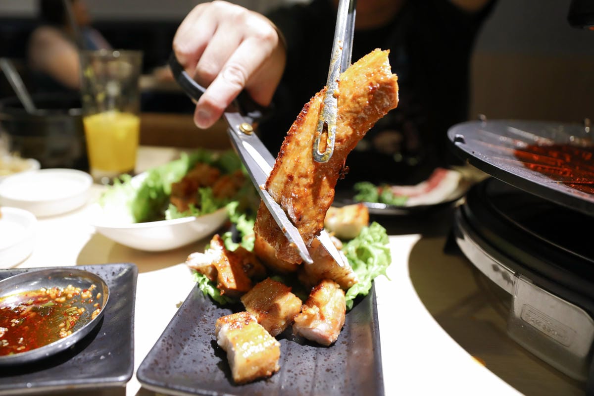 桃園韓式燒肉餐廳推薦! 燒桶子 韓食烤肉料理(桃園統領店) 韓式炸雞.海鮮煎餅 聚餐餐廳推薦! - 第18張圖 桃園韓式燒肉餐廳推薦! 燒桶子 韓食烤肉料理(桃園統領店) 韓式炸雞.海鮮煎餅 聚餐餐廳推薦!