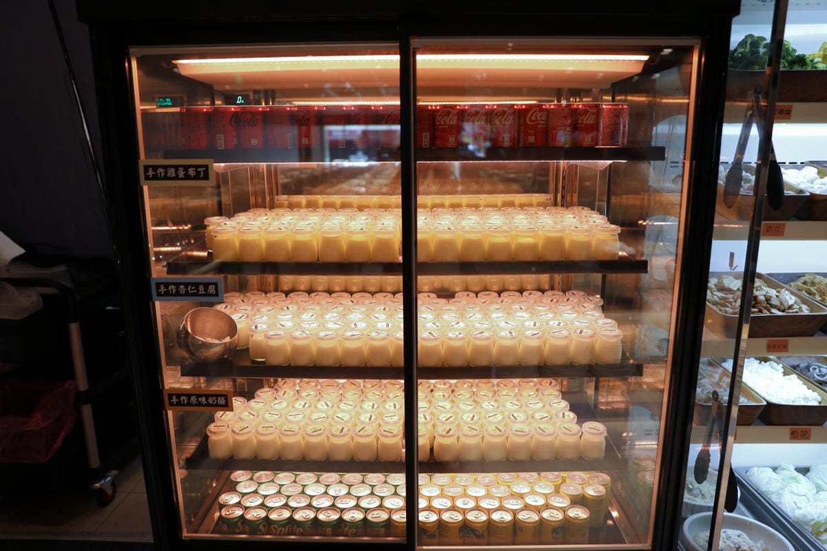 呀屋火鍋.烤串(中壢店) 桃園火鍋吃到飽第一名餐廳推薦! 鴛鴦鍋699吃到飽 原肉現切.串燒.生啤喝到飽