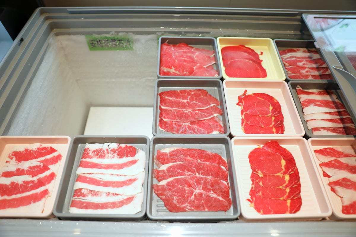 呀屋火鍋.烤串(中壢店) 桃園火鍋吃到飽第一名餐廳推薦! 鴛鴦鍋699吃到飽 原肉現切.串燒.生啤喝到飽