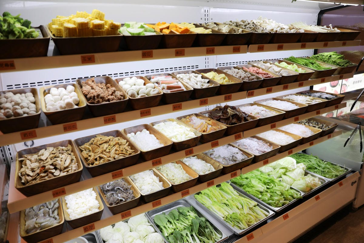 呀屋火鍋.烤串(中壢店) 桃園火鍋吃到飽第一名餐廳推薦! 鴛鴦鍋699吃到飽 原肉現切.串燒.生啤喝到飽