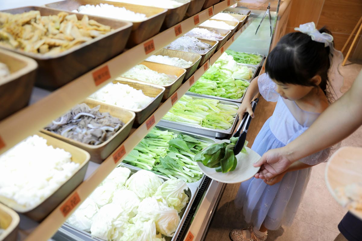 呀屋火鍋.烤串(中壢店) 桃園火鍋吃到飽第一名餐廳推薦! 鴛鴦鍋699吃到飽 原肉現切.串燒.生啤喝到飽