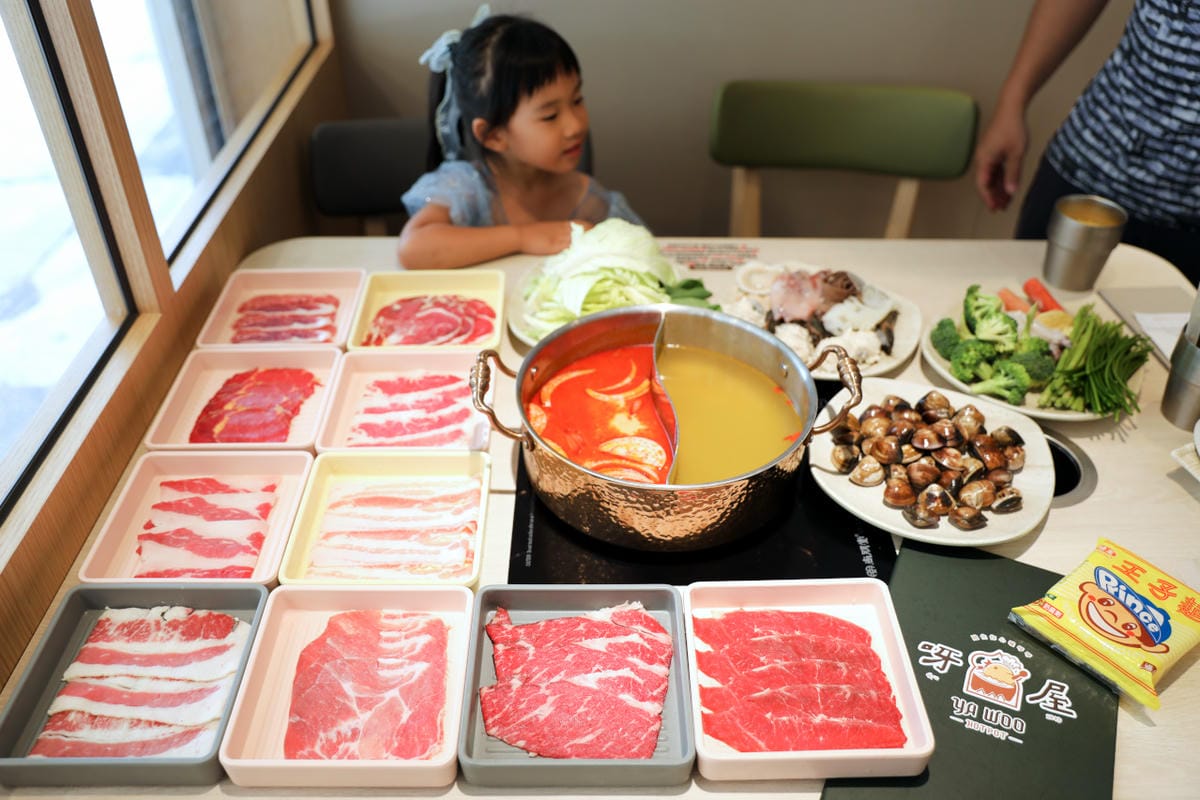呀屋火鍋.烤串(中壢店) 桃園火鍋吃到飽第一名餐廳推薦! 鴛鴦鍋699吃到飽 原肉現切.串燒.生啤喝到飽