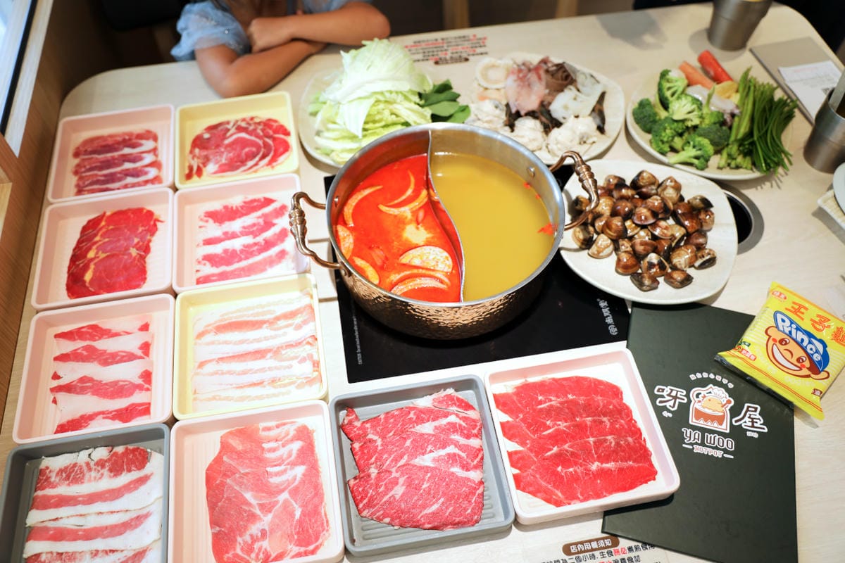 呀屋火鍋.烤串(中壢店) 桃園火鍋吃到飽第一名餐廳推薦! 鴛鴦鍋699吃到飽 原肉現切.串燒.生啤喝到飽