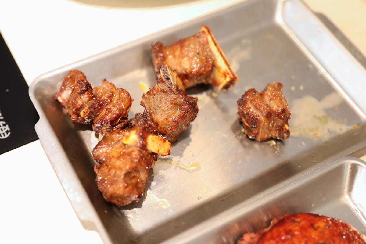 呀屋火鍋.烤串(中壢店) 桃園火鍋吃到飽第一名餐廳推薦! 鴛鴦鍋699吃到飽 原肉現切.串燒.生啤喝到飽