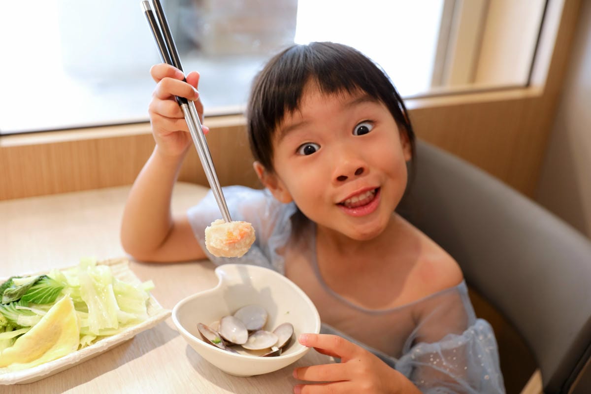 呀屋火鍋.烤串(中壢店) 桃園火鍋吃到飽第一名餐廳推薦! 鴛鴦鍋699吃到飽 原肉現切.串燒.生啤喝到飽