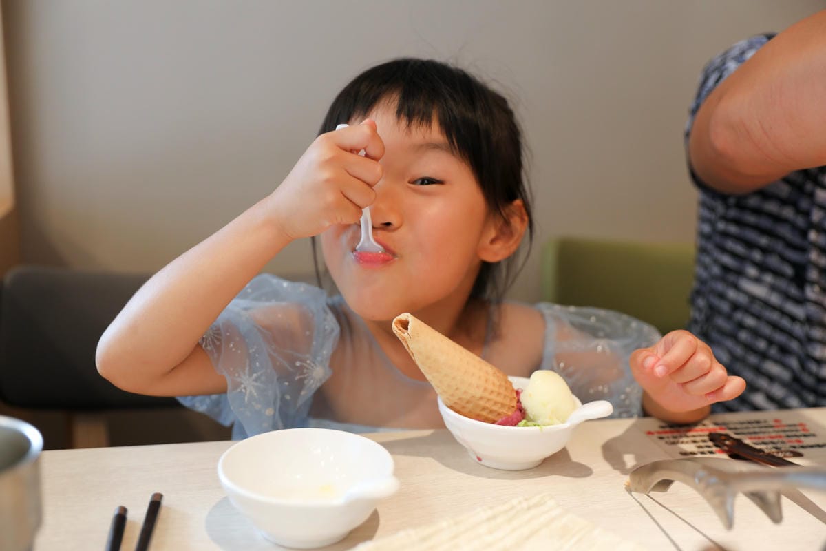 呀屋火鍋.烤串(中壢店) 桃園火鍋吃到飽第一名餐廳推薦! 鴛鴦鍋699吃到飽 原肉現切.串燒.生啤喝到飽