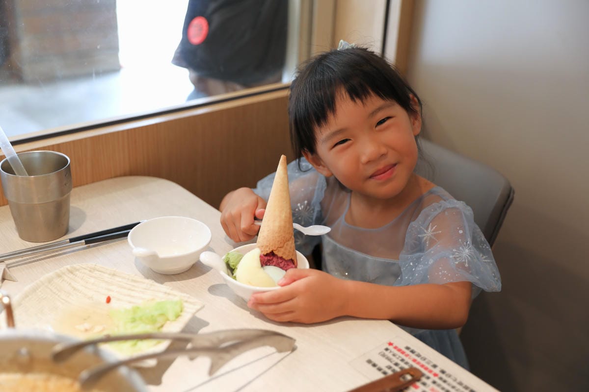 呀屋火鍋.烤串(中壢店) 桃園火鍋吃到飽第一名餐廳推薦! 鴛鴦鍋699吃到飽 原肉現切.串燒.生啤喝到飽