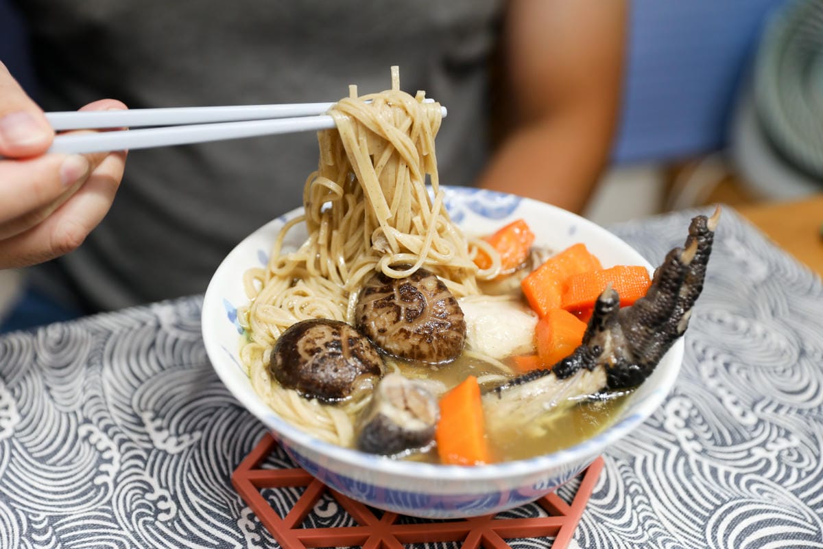 高蛋白低精緻麵粉膳食纖維麵食推薦! 日日好食 好控麵 快煮方便.口感Q彈.營養美味料理 來吃一碗不會有罪惡感的麵吧!