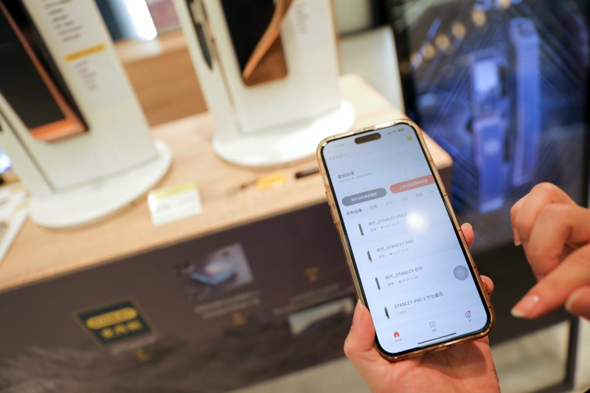 STANLEY史丹利智慧電子鎖 不用再翻找鑰匙 掌靜脈人臉辨識貓眼電子鎖,居家安全升級再進化!