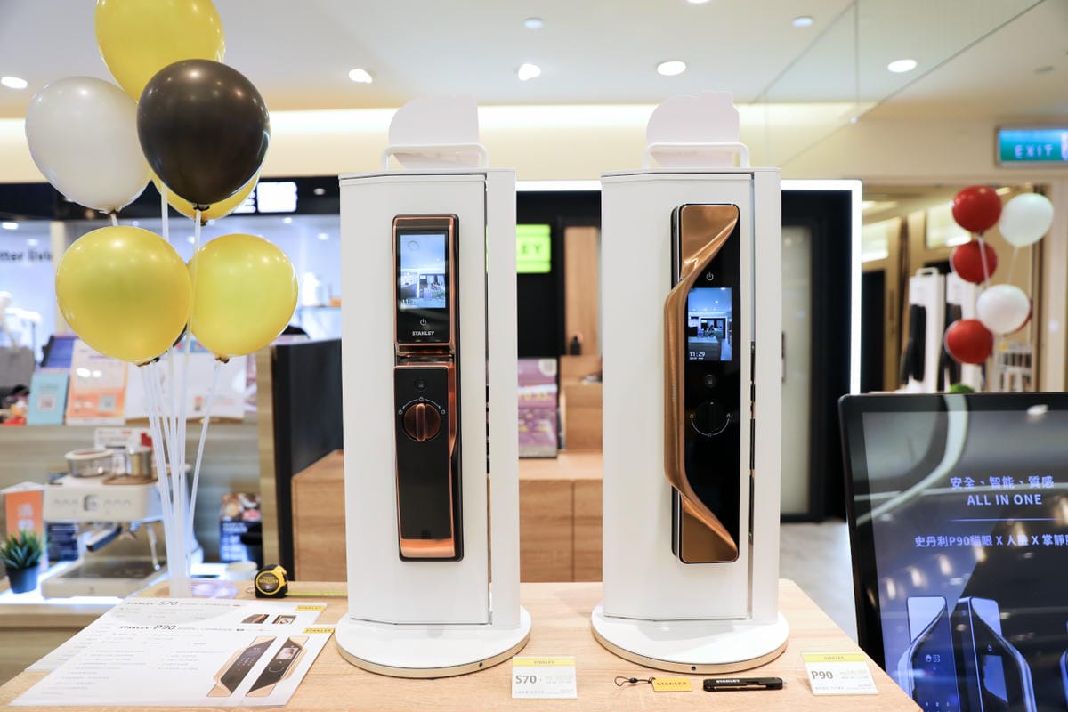 STANLEY史丹利智慧電子鎖 不用再翻找鑰匙 掌靜脈人臉辨識貓眼電子鎖,居家安全升級再進化!