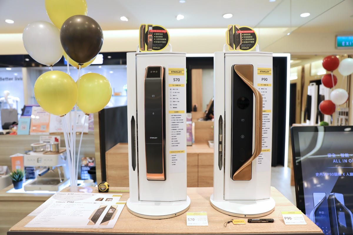 STANLEY史丹利智慧電子鎖 不用再翻找鑰匙 掌靜脈人臉辨識貓眼電子鎖,居家安全升級再進化!