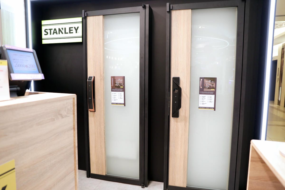 STANLEY史丹利智慧電子鎖 不用再翻找鑰匙 掌靜脈人臉辨識貓眼電子鎖,居家安全升級再進化!